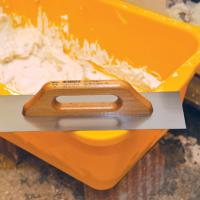 Alçı Malası Ahşap Saplı - Yay Çeliği - 40 cm 