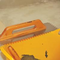 Seramik Malası Kare Dişli 8x8 -Ahşap Saplı - Yay Çeliği - 50 cm 